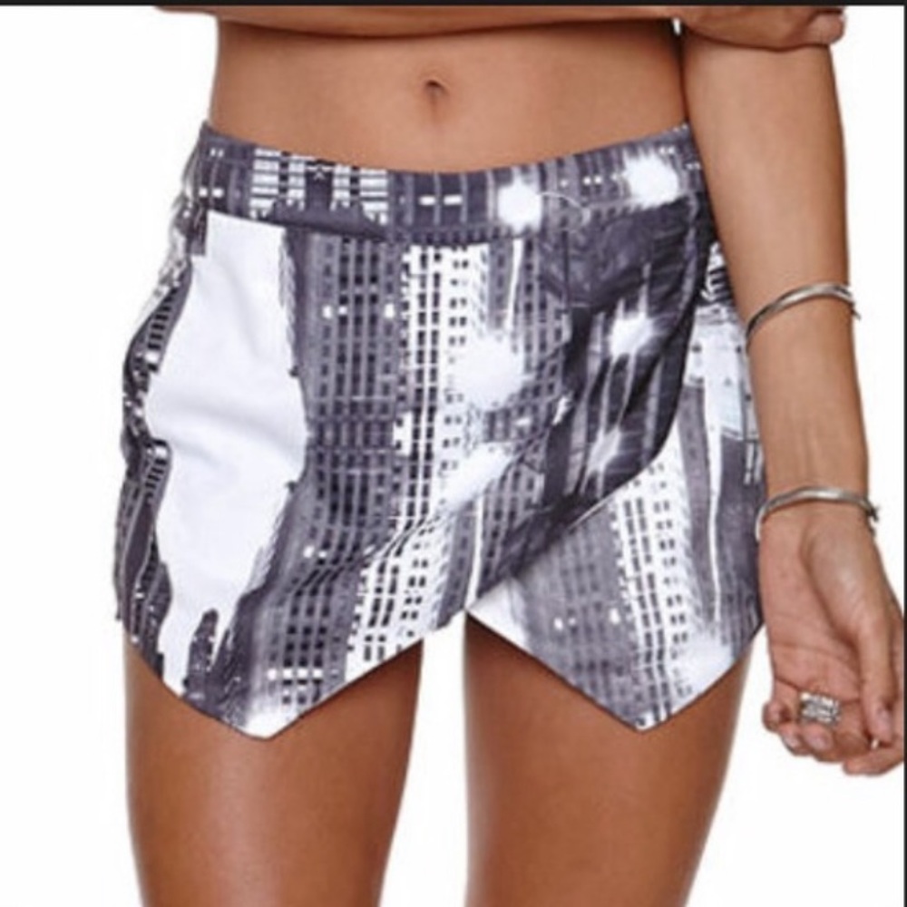 Skyline Skort
